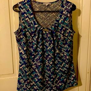 Sleeveless dress shirt